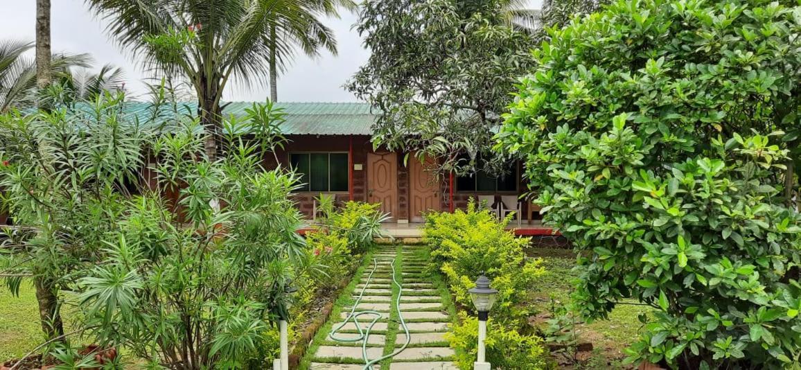 Prajakta Rest House Alībāg Εξωτερικό φωτογραφία